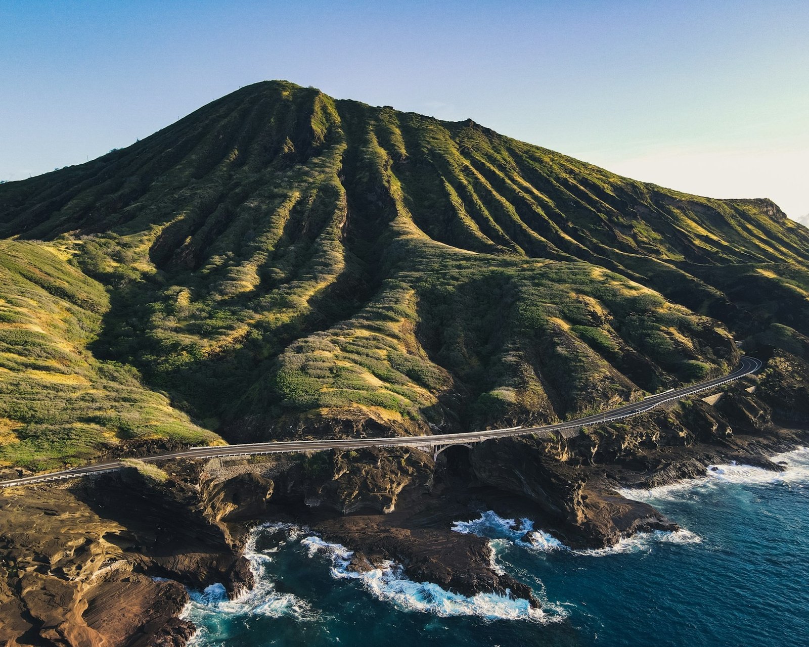 Koko Head crater and the rocky coastline of Oʻahu